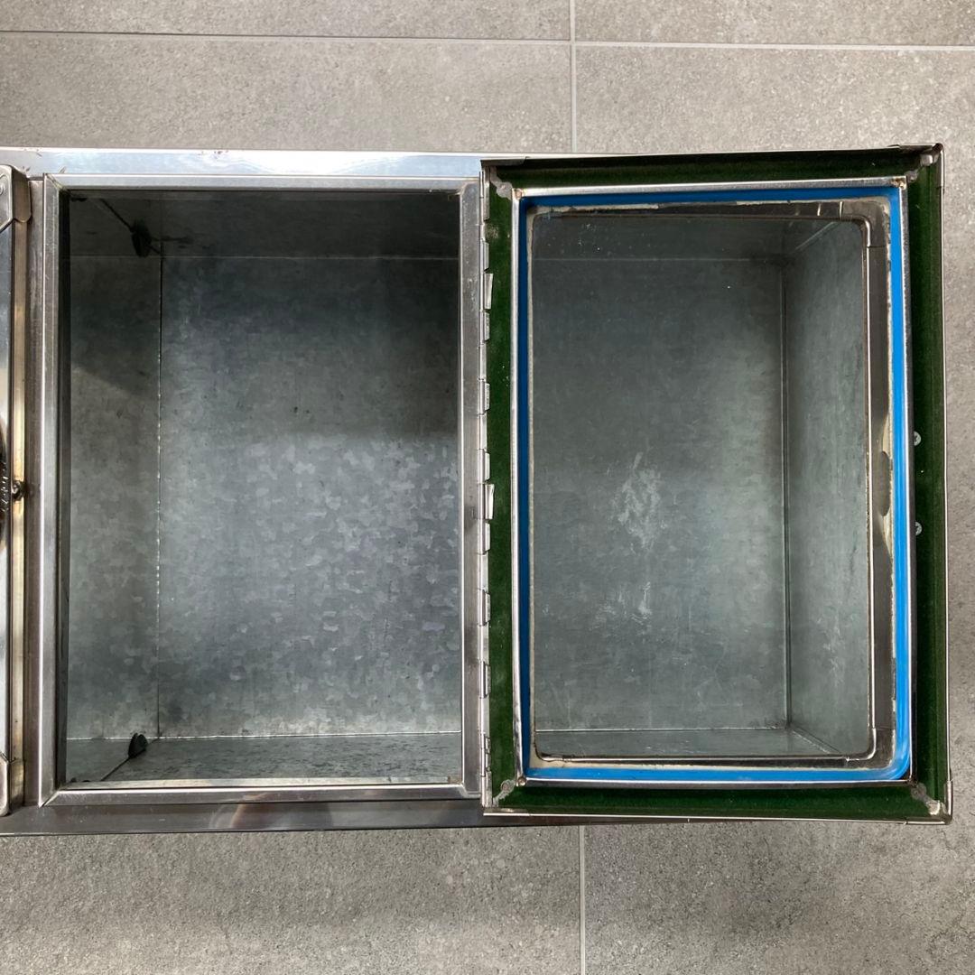 駄菓子屋ブリキ ケース 4枚扉 ガラス窓 仕切付 縦30cm×横79cm