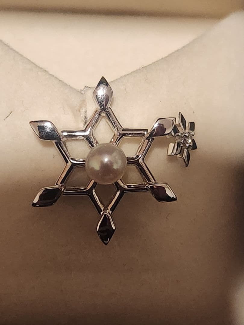 TASAKI 雪の結晶 真珠ブローチ ダイヤ0.01ct TASAKI 雪の結晶 真珠