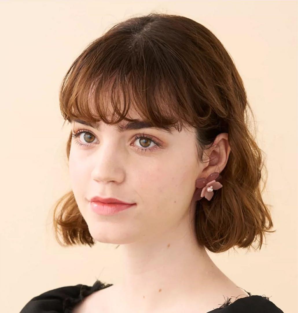 新品未開封】アレク Alxandre de paris 花ピアス - メルカリ