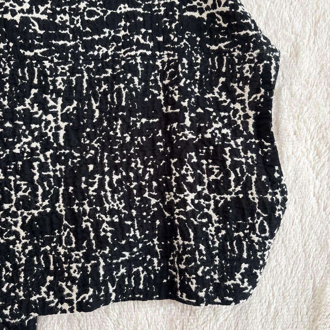 美品✨萌 MOYURU ベスト アシンメトリー ワンボタン 白黒 - メルカリ