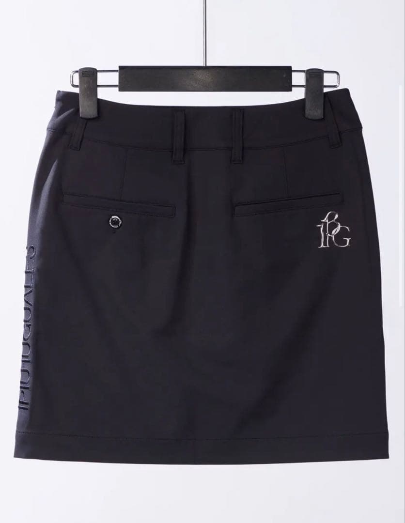 1PIU1UGUALE3 GOLF ロゴ ソロテックス タイトスカート