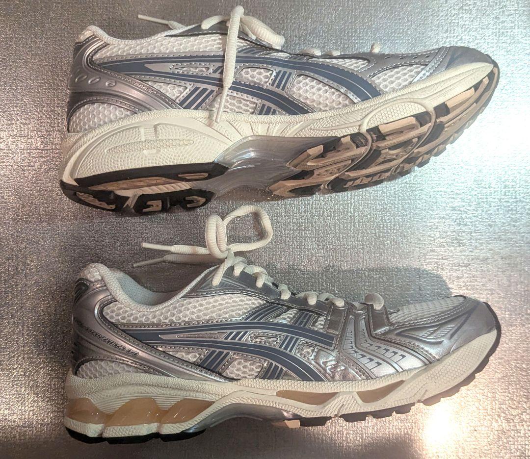 靴 asics GEL-KAYANO14 CRM 24.5cm