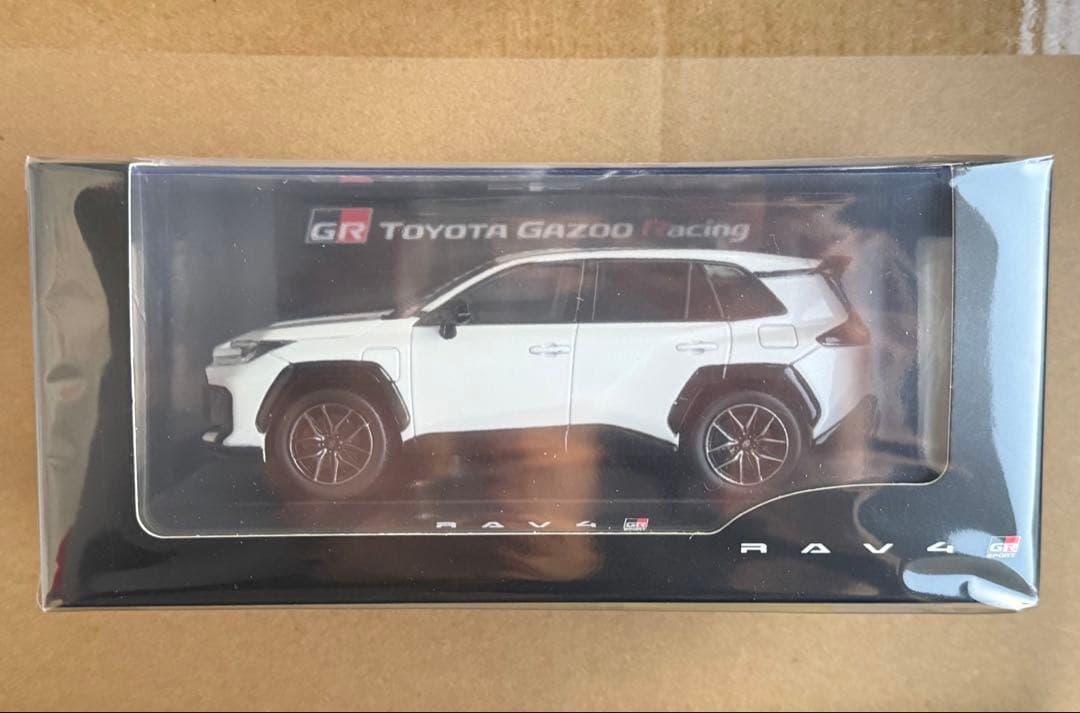 トヨタ RAV4 GRスポーツ プラチナホワイトパール カラーサンプル