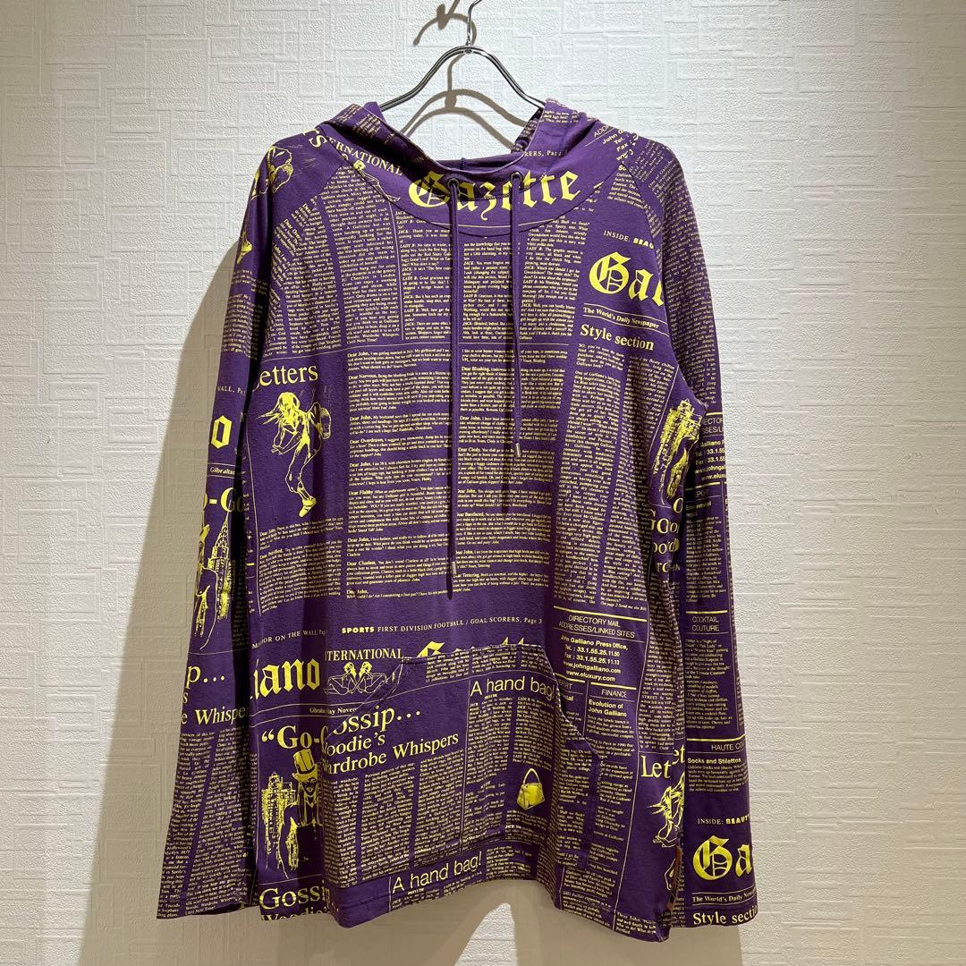 ジョンガリアーノ・ニュースペーパー柄 プルオーバーパーカー-カーステ。