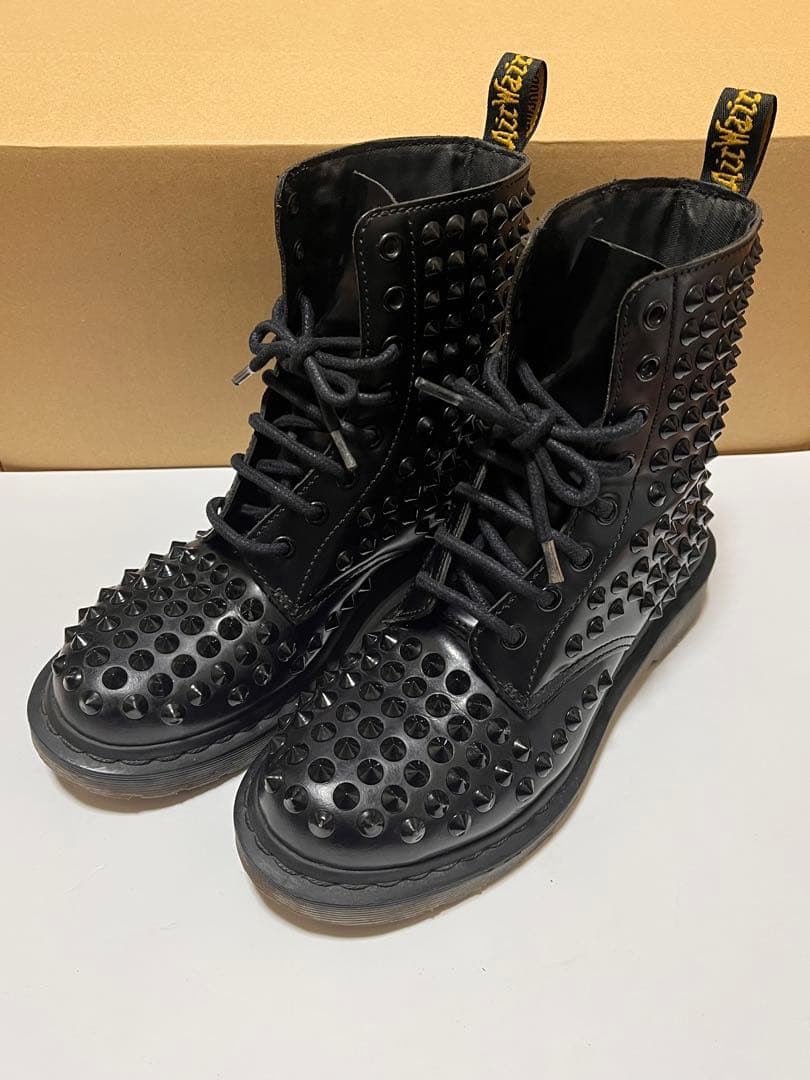 ドクターマーチン 24cm 8ホール スタッズ Dr.Martens 限定品