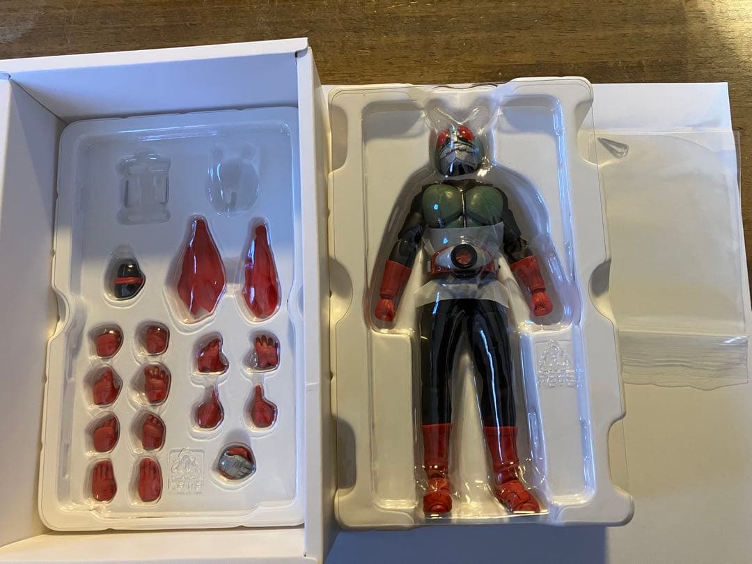 【訳アリ】S.H.Figuarts（真骨彫製法） 仮面ライダー新2号 栄光の昭和