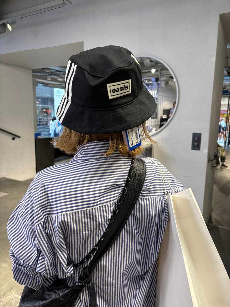 金土日限定値下げ。新作oasis アディダス バケットハット adidas oasis Bucket Hat オアシス ツアー バケットハット (adidas