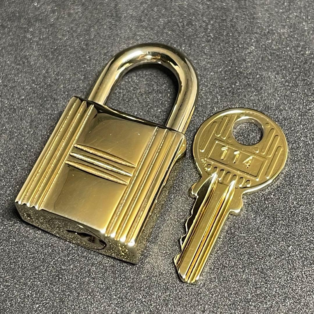 【美品】エルメス K24ゴールドメッキ パドロック カデナ リペア品 114番2 美品】エルメス K24ゴールドメッキ パドロック カデナ リペア品 110番2