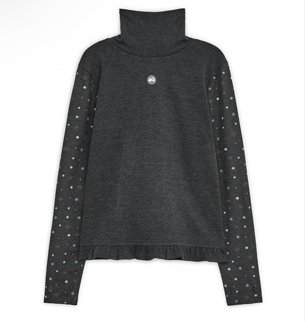 HUG YOUR SKIN Flower Button Polar Top