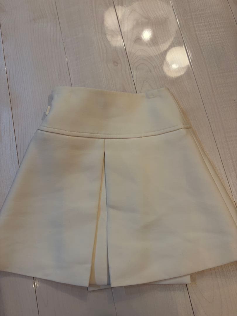 VUITTON ホワイトリングディテールAラインミニスカート