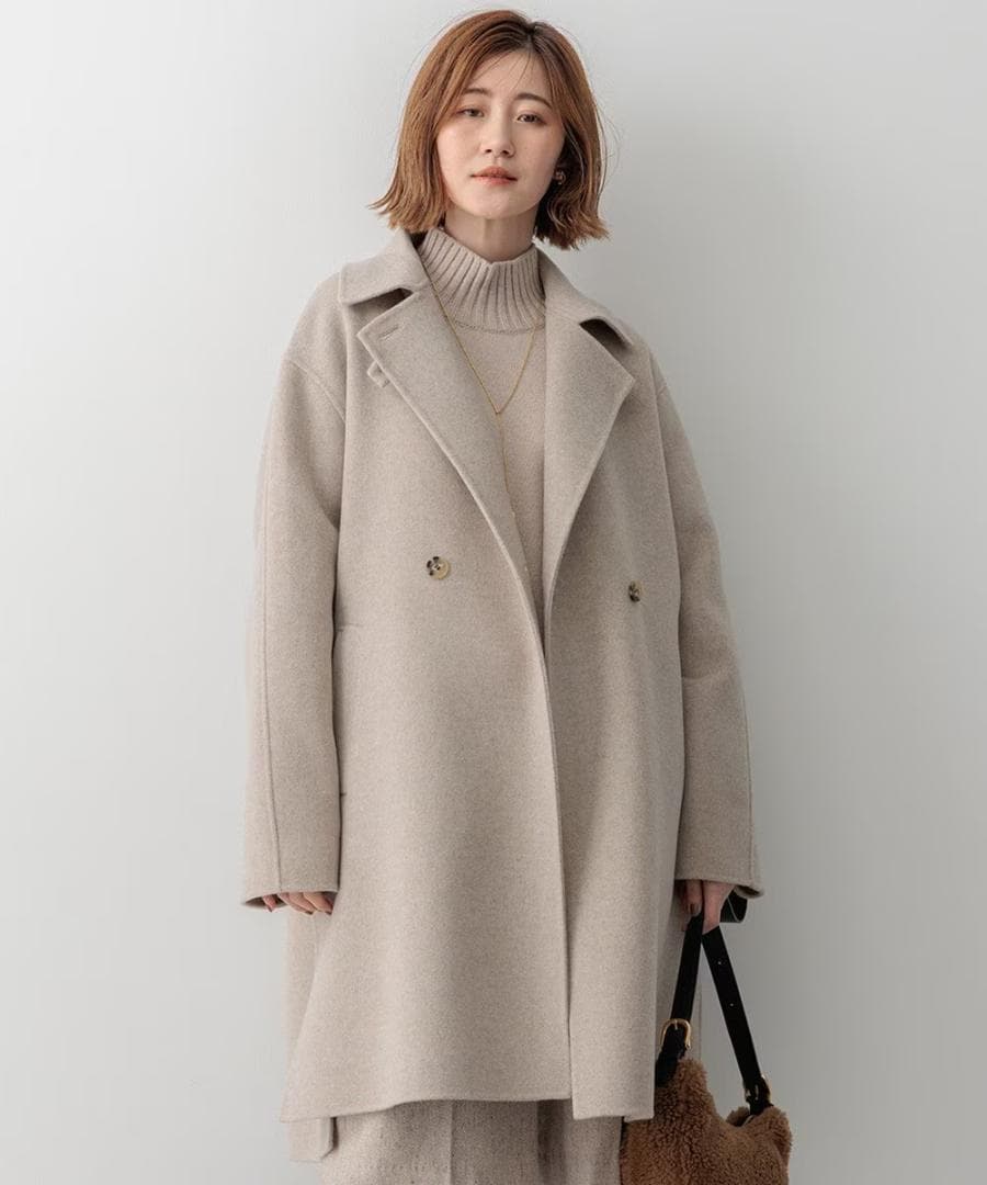 23区【滝沢眞規子さん着用】MANTECOPure リバーコート ¥64,900 23区｜【滝沢眞規子さん着用/Oggi掲載】MANTECOPure リバーコート