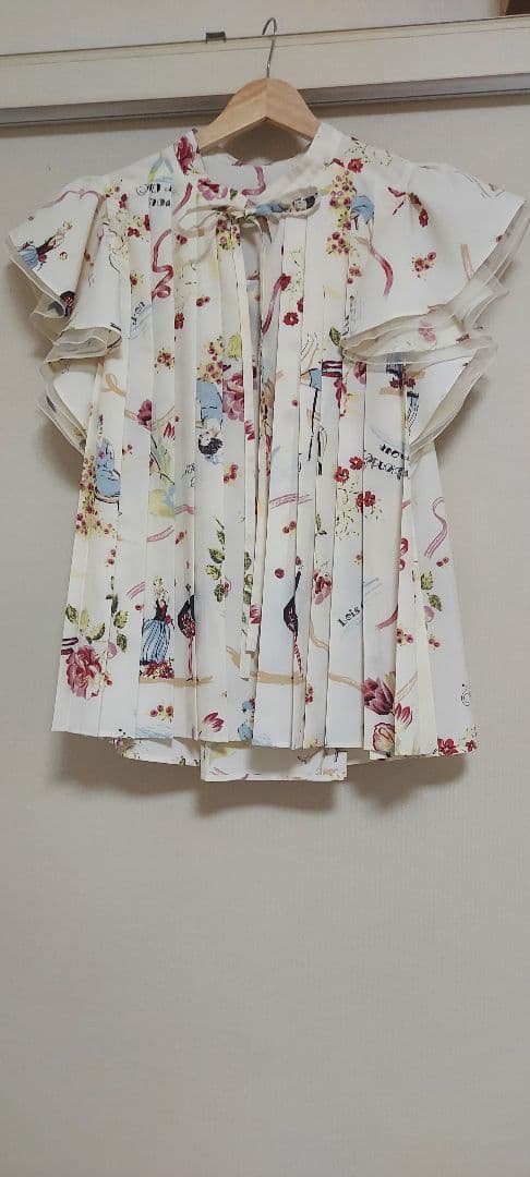 人気即完売品　ロイスクレヨン アンジェラブラウス 好機能シリーズ】抗菌/防臭 ペプラムフレアブラウス | ラビアンジェ