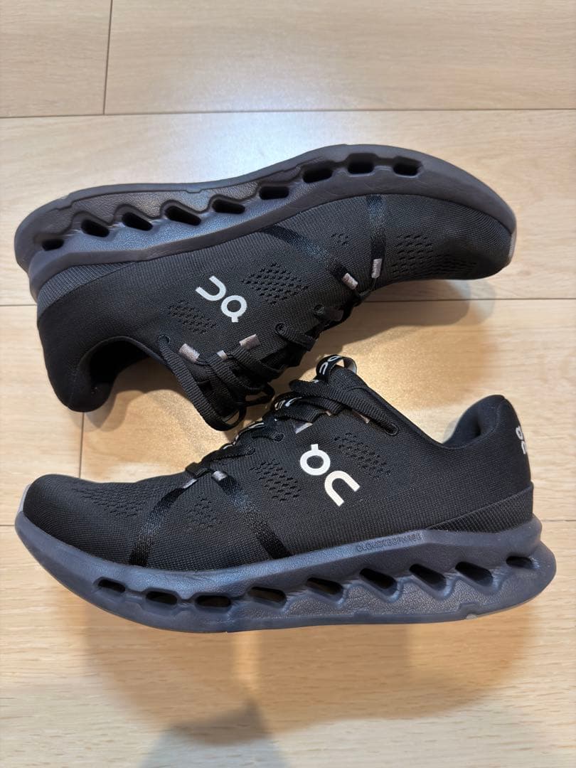 On クラウドサーファー ブラック 27.5cm