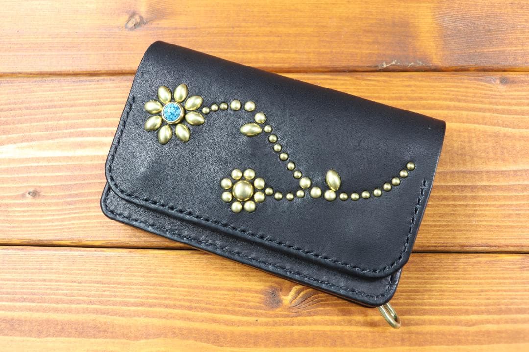 フラワースタッズミドルトラッカーウォレット ハトメ小判カン付き 楽天市場】日本製 栃木レザー 正規品 トラッカーウォレット フラワー