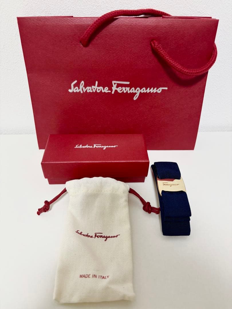 Salvatore Ferragamo　バレッタ　ネイビー サルバトーレ フェラガモ Salvatore Ferragamo バレッタ 髪留め 髪飾り