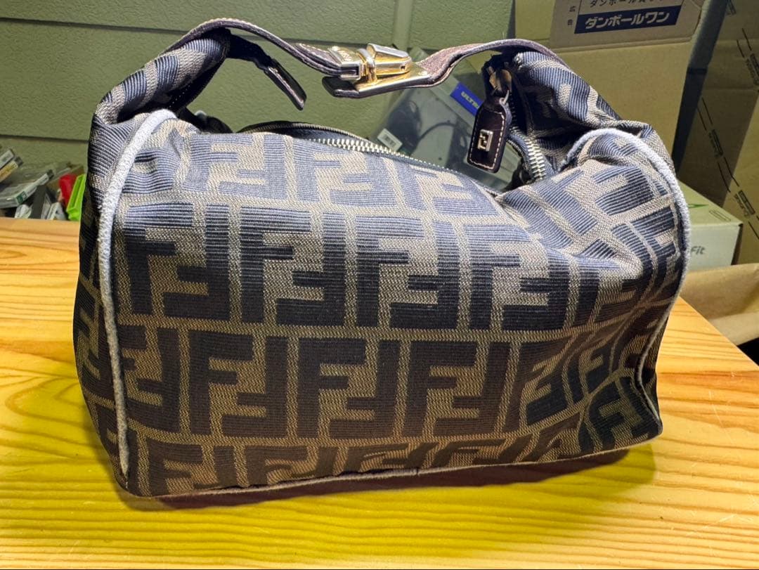 g1821 Fendi （フェンディ）ズッカ柄 バニティバッグ - メルカリ