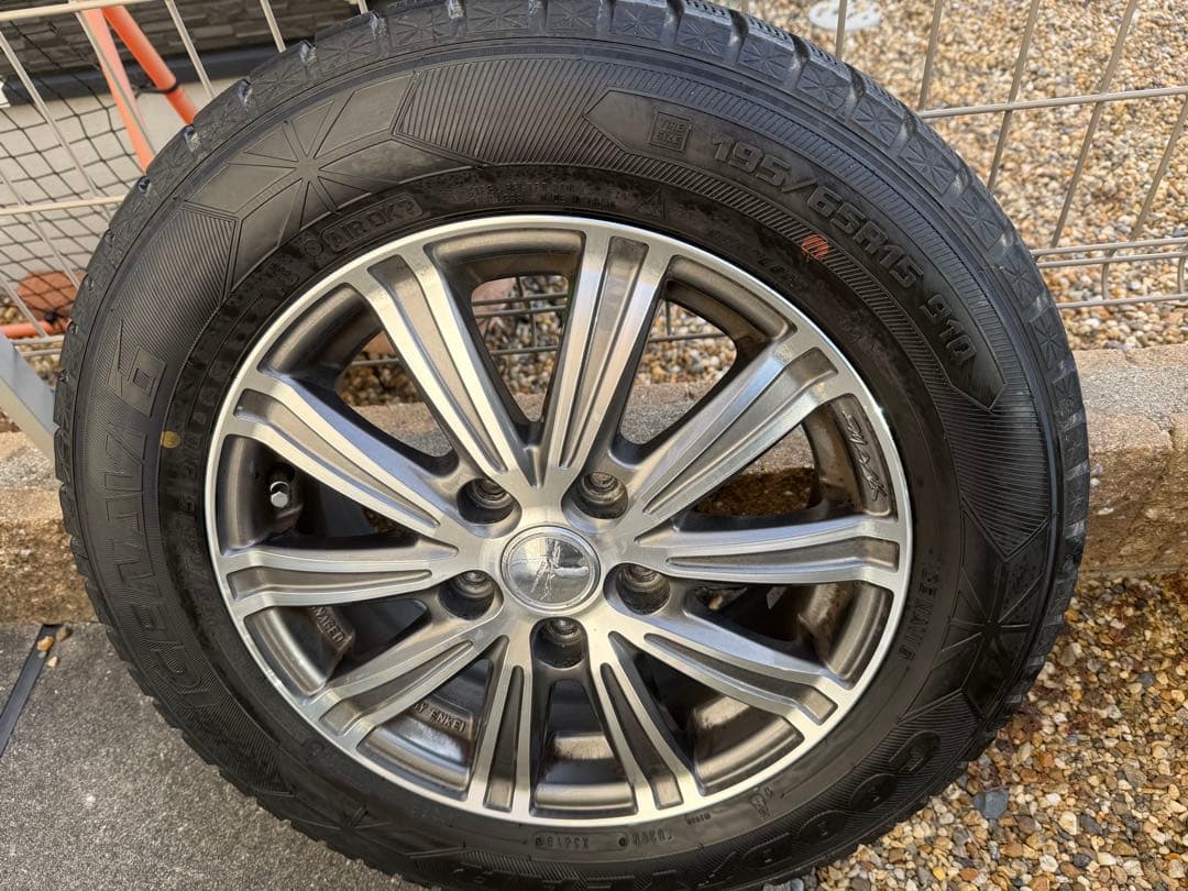 スタッドレスタイヤ　195/65/R15 アイスナビ②