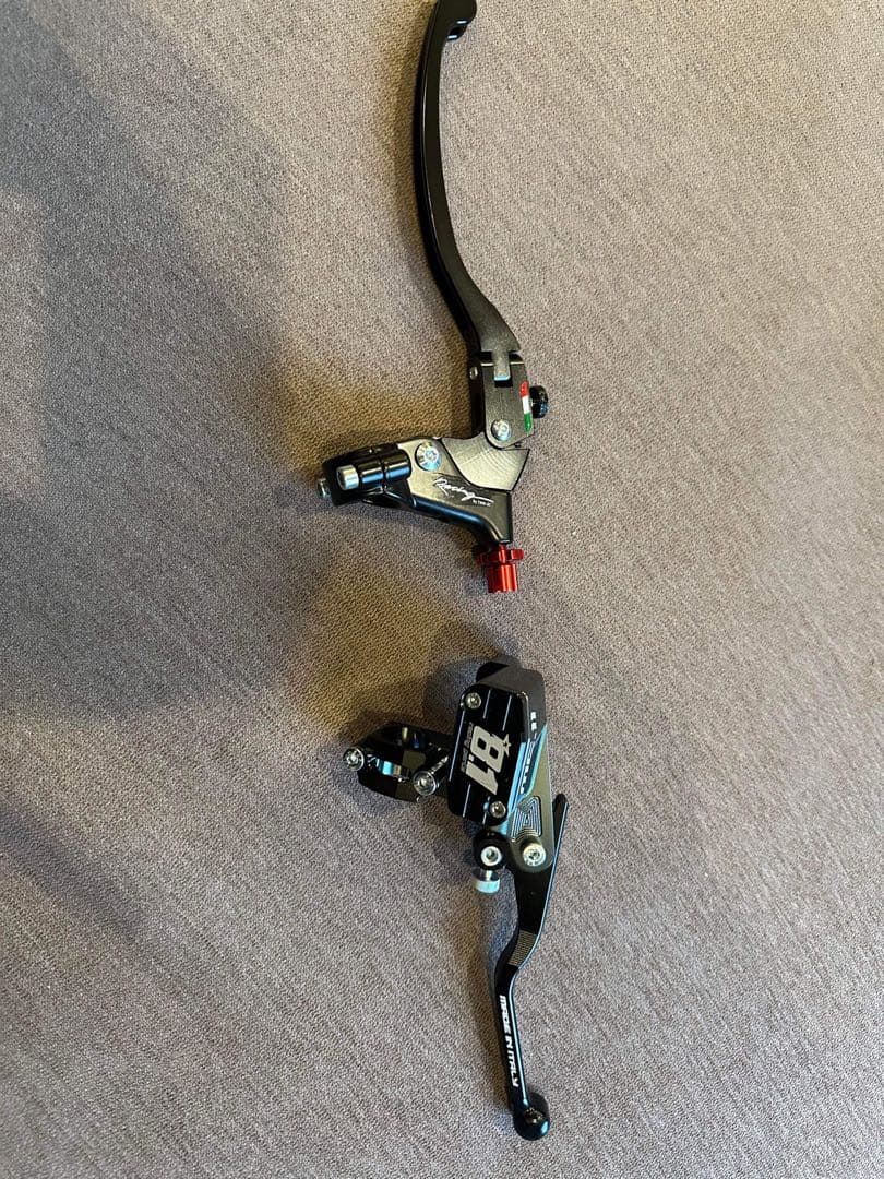 ブレーキ クラッチレバー マスターシリンダー8.1 italiacnc1か月発送 バイク 25mmハンドル用(1インチ） ブレーキ クラッチレバー マスター