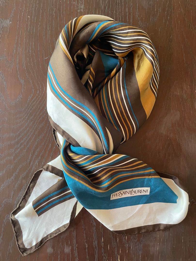 イブサンローラン シルクスカーフ - メルカリ