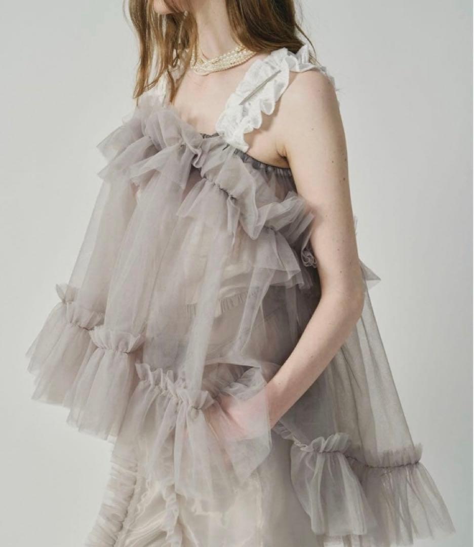 チュールフリルアシンメトリーキャミ J1U by LA BELLE ETUDE - メルカリ