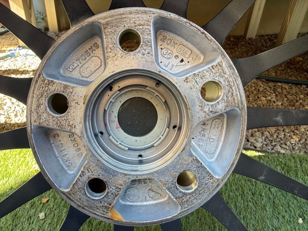 美品ENKEI RS05RR 20インチ114.3 8.5J +36タイヤセット