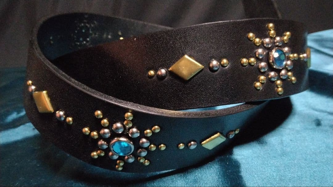 栃木レザースタッズベルト ニッケル＆ブラス アクアブルー