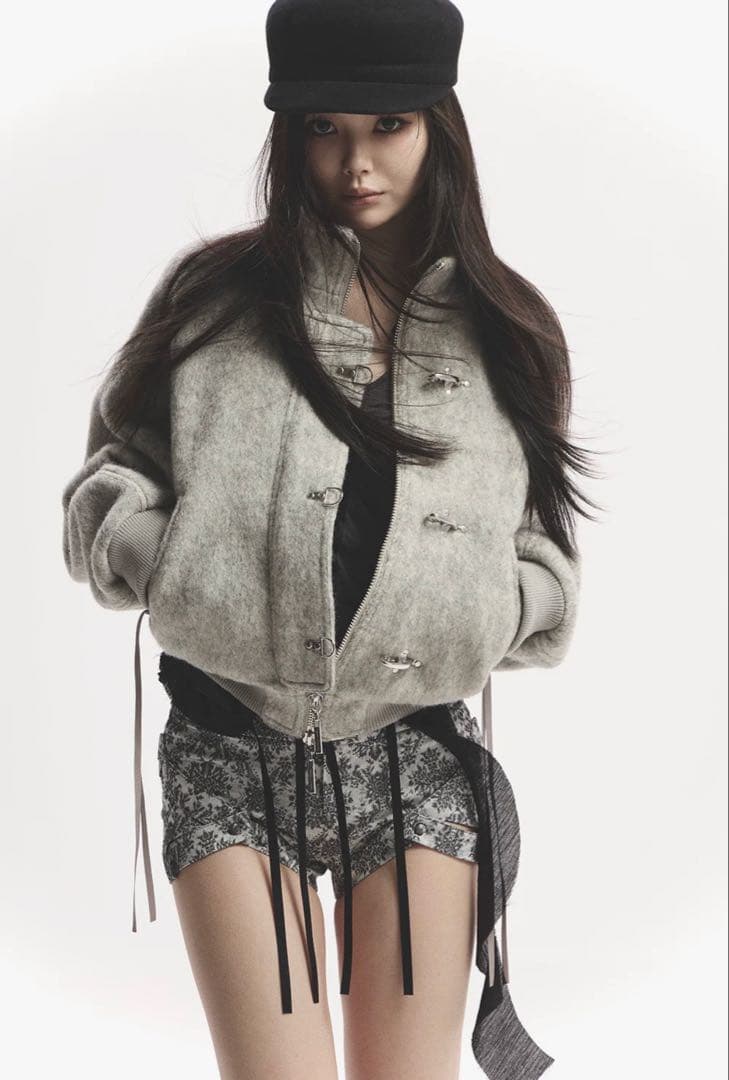 THEREDTHREAD S clasp balloon blouso - メルカリ