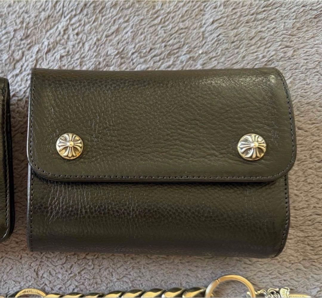 クロムハーツ　ウェーブミニ クロムハーツウェーブウォレットクロスボタンブラックヘビーレザー