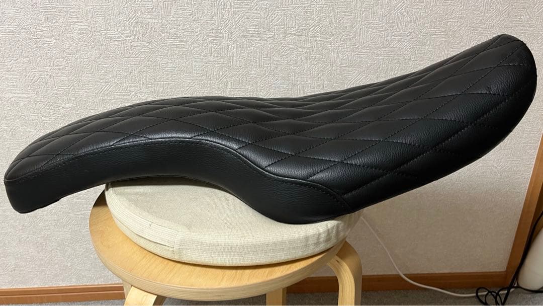 美品】スポーツスター コブラ シート ダイヤ 07 〜 09 も 適合 - メルカリ