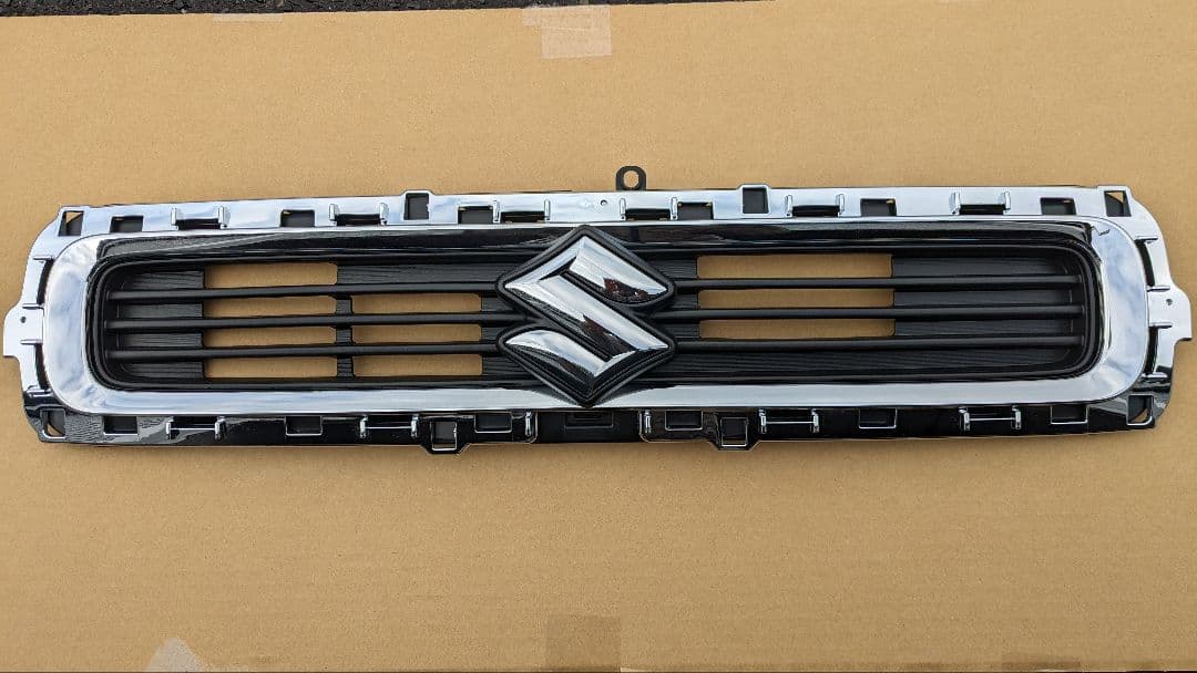 スズキ 新型ハスラー 純正フロントグリル（新車外し） - メルカリ