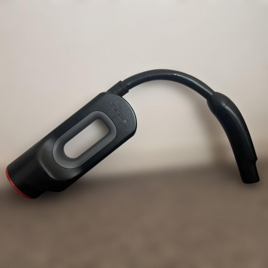 テスラ純正 CHAdeMOアダプター 日本仕様】 - メルカリ