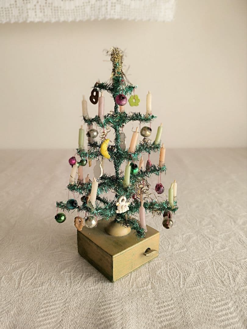 antique ❀ キュートなオーナメント達と 本物のキャンドル * ツリー
