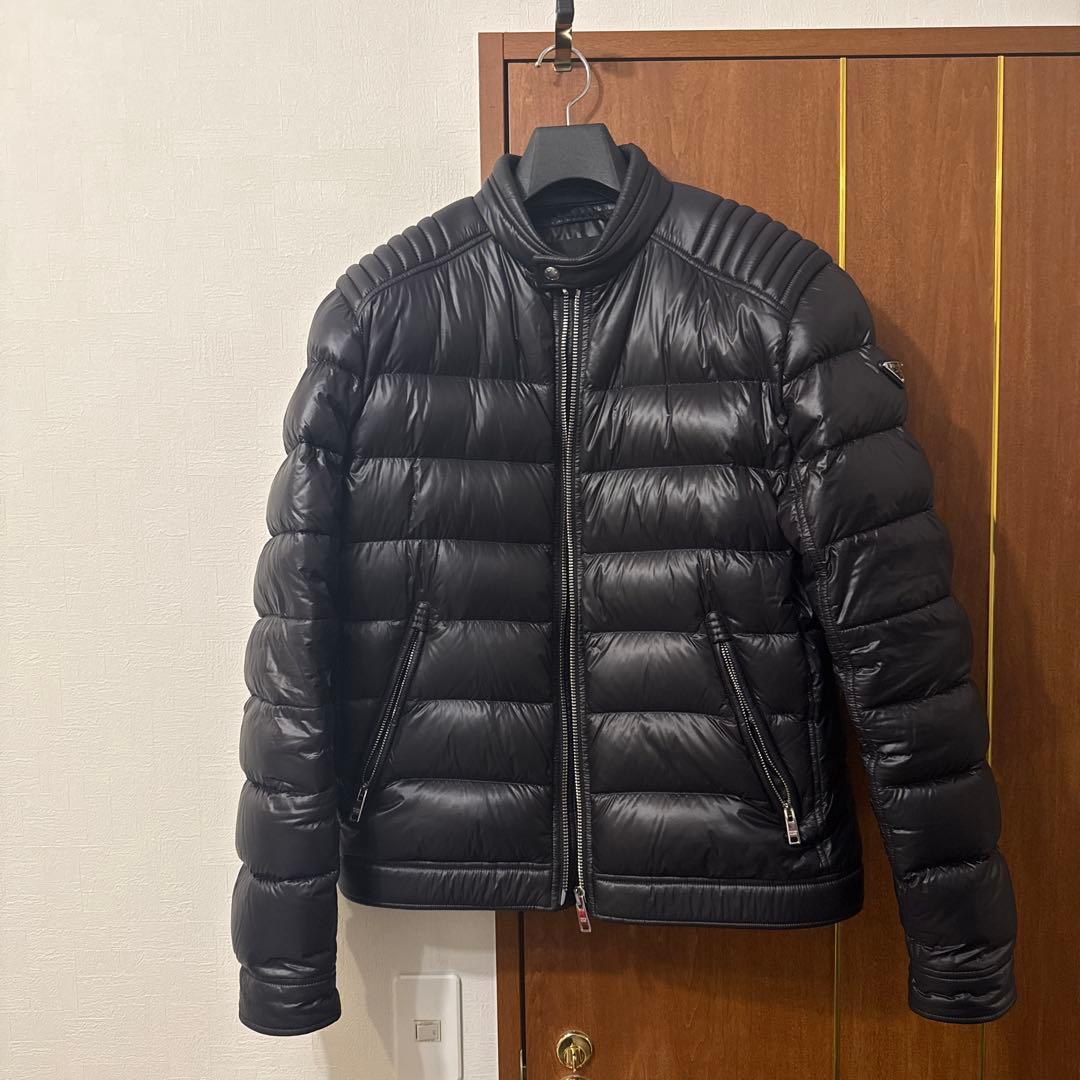 PRADA ライダースダウンジャケット PRADA プラダ 三角ロゴ ライダース ダウンジャケット 短丈 ブルゾン