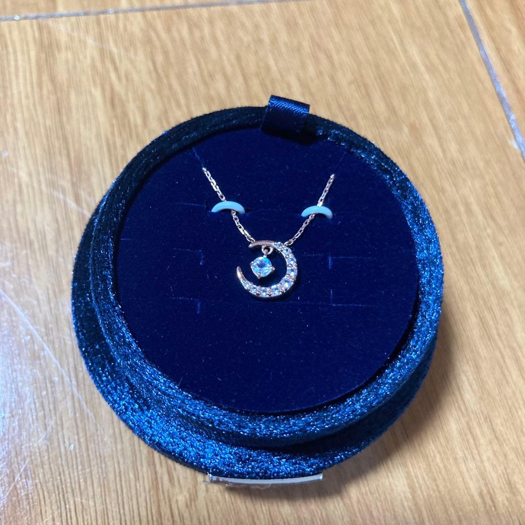 4°C ネックレス 月の形 クリスタル付き ケース・バッグ付き - メルカリ