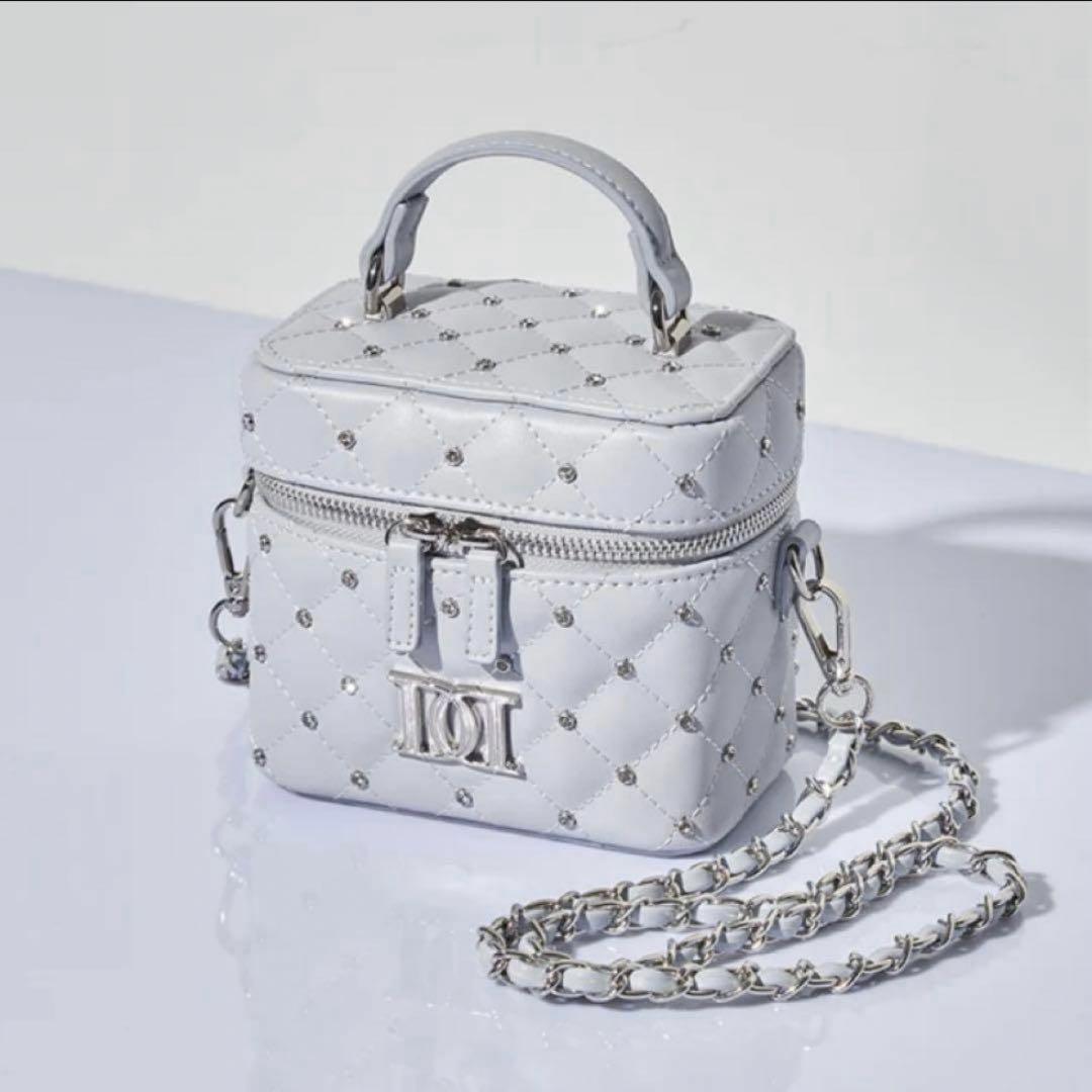 ダーリッチ キルティングビジュースクエアミニバッグ SAX - メルカリ