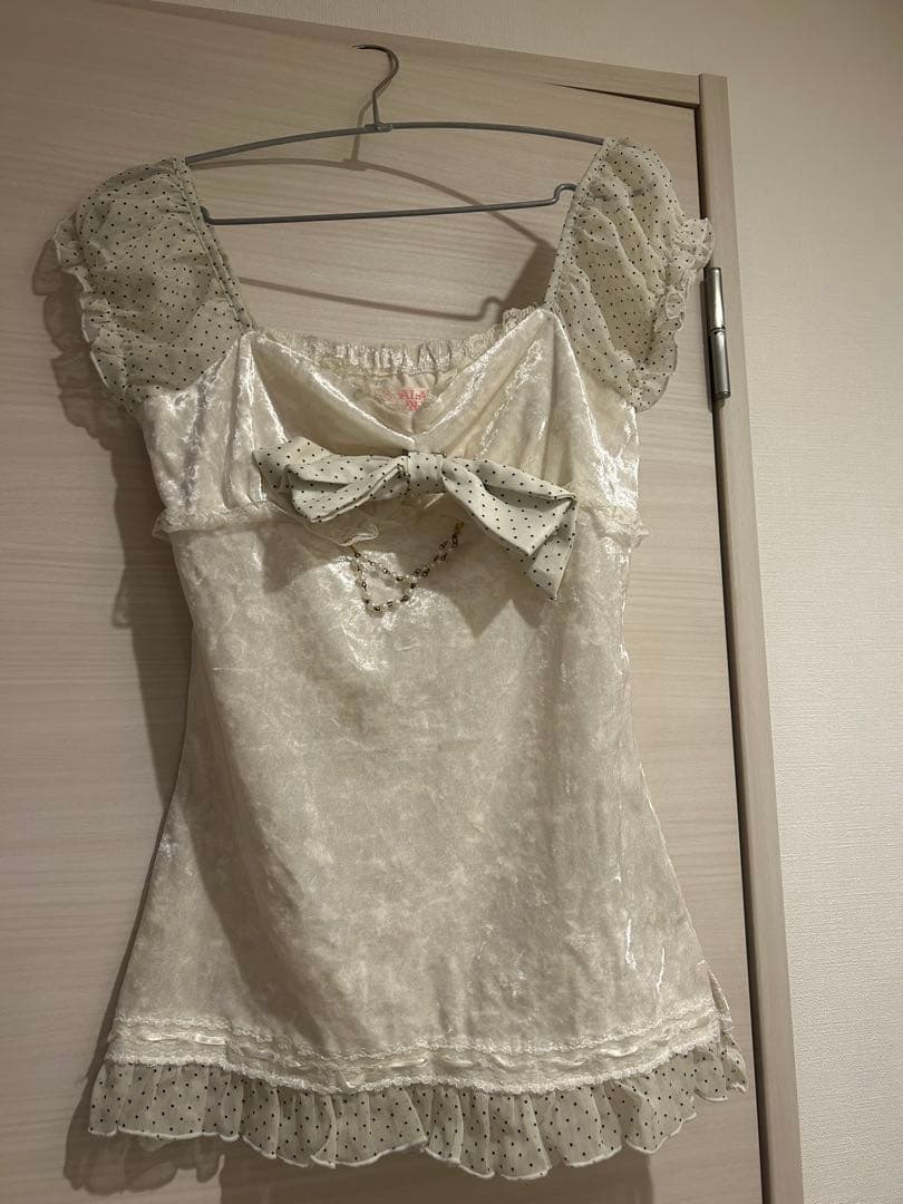 TRALALAトゥララ アイボリー ドット柄リボン付きフリル袖トップス TRALALAトゥララ アイボリー ドット柄リボン付きフリル袖トップス