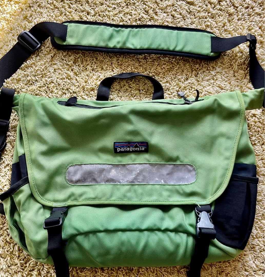 【ビンテージ】パタゴニア　メッセンジャーバッグ patagoniaパタゴニア ナイロン メッセンジャーバッグ 紺 - Sixpacjoe