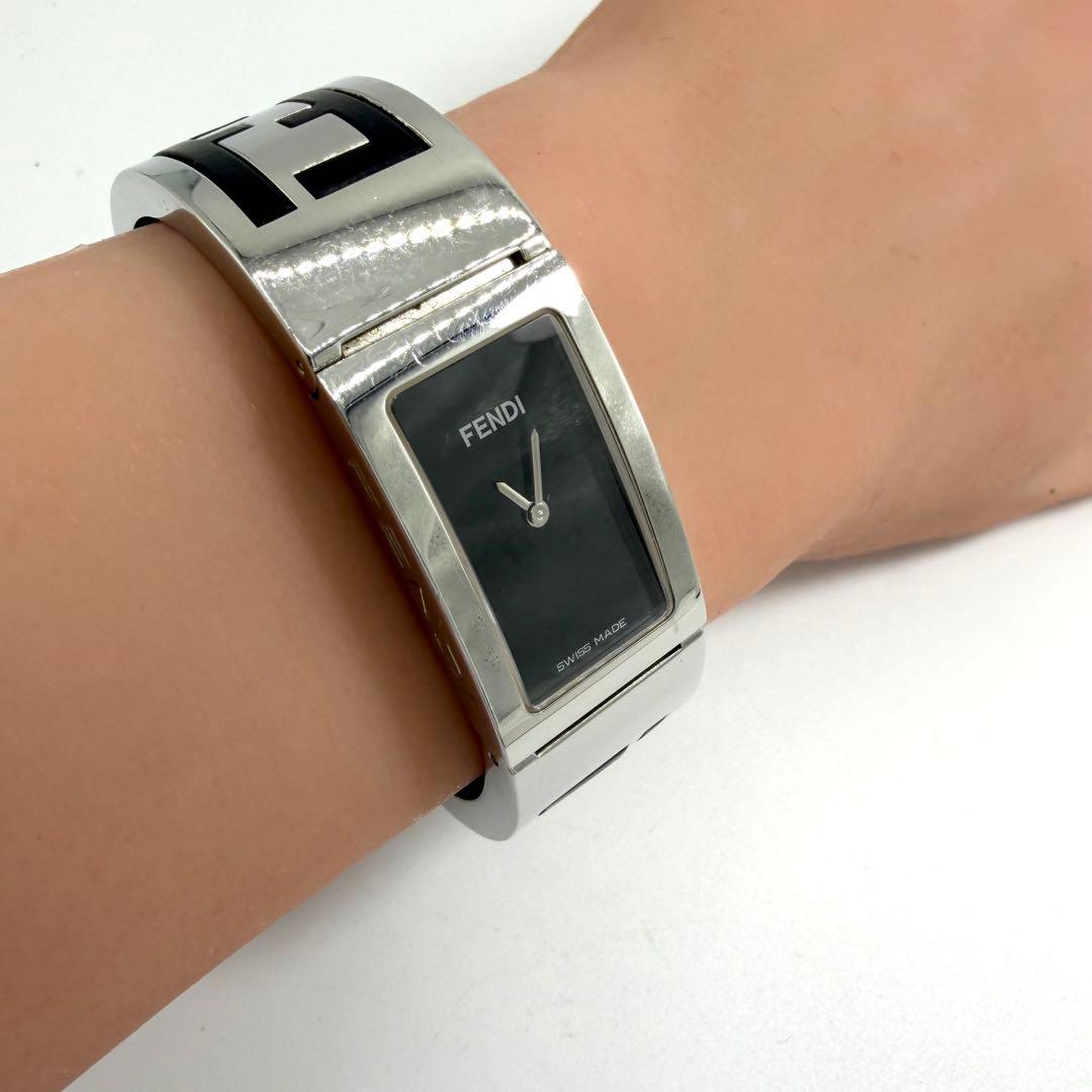 新品電池/稼働品】フェンディ 3250L バングルウォッチ ズッカ F柄 SS