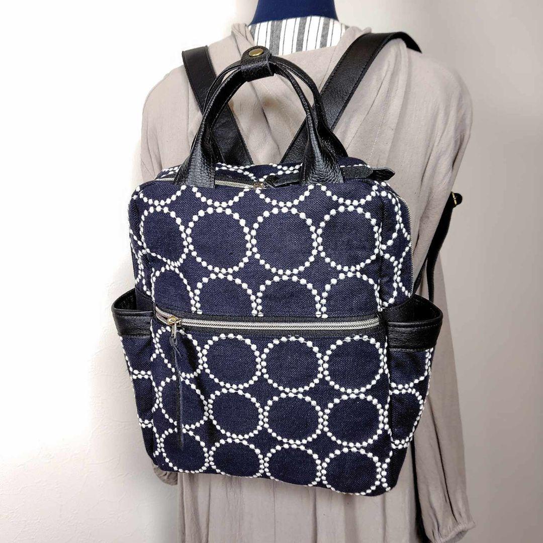 【専用】ミナペルホネン/タンバリンネイビー/ボストン型トートリュック本革黒 Mサイズ ミナペルホネン dop タンバリン トートバッグ ネイビー 機能