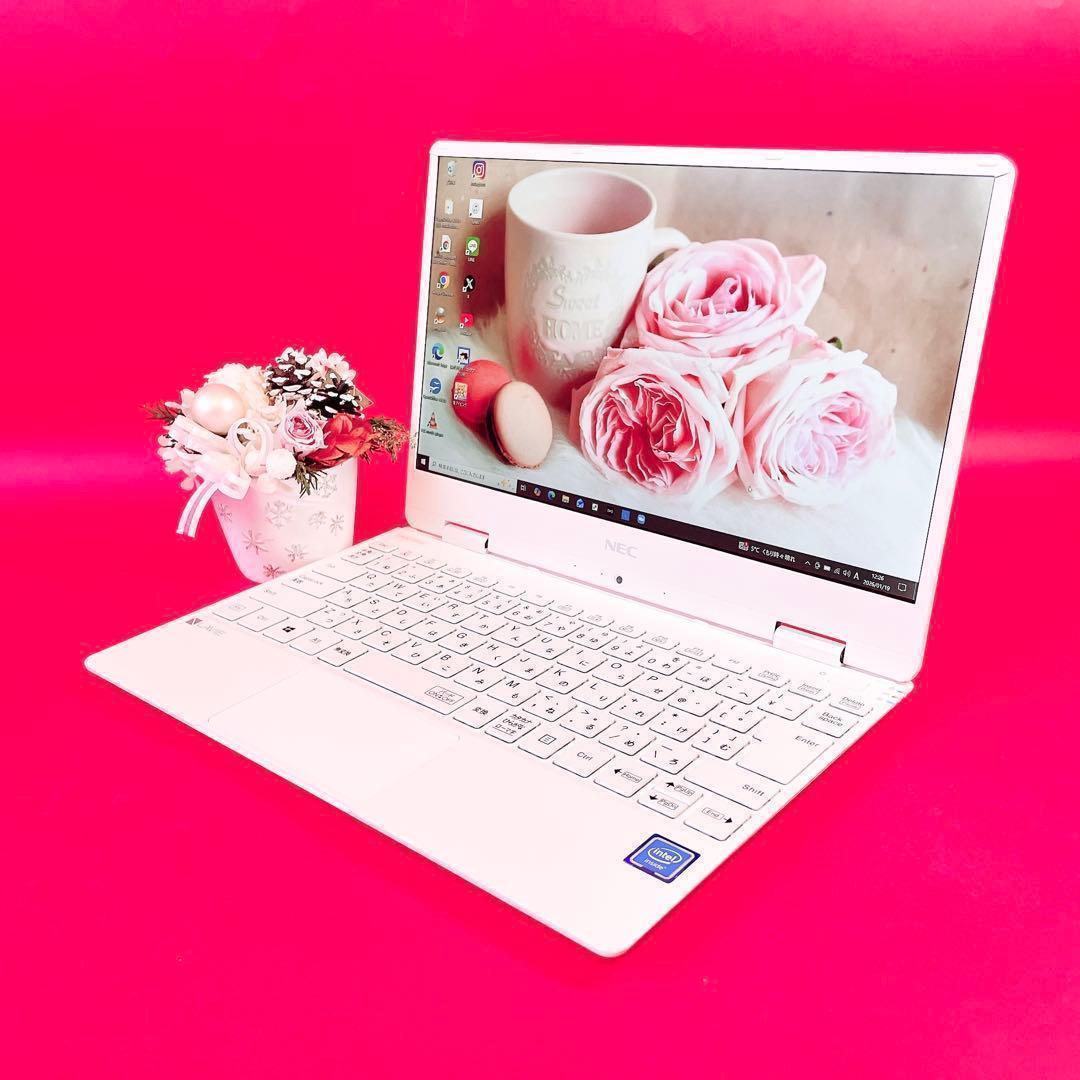 バッテリー良好❣️小型軽量✨️薄型ノートパソコン✨️可愛い白