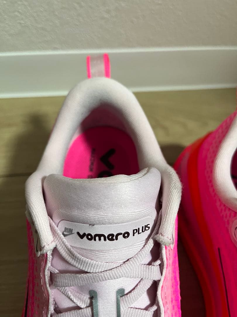 ナイキ ボメロ プラス NIKE VOMERO PLUS ピンク 27.5 - メルカリ