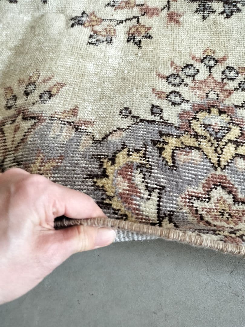 超大判/ベージュと淡いグレーのヴィンテージラグ 雅姫さんNo.636