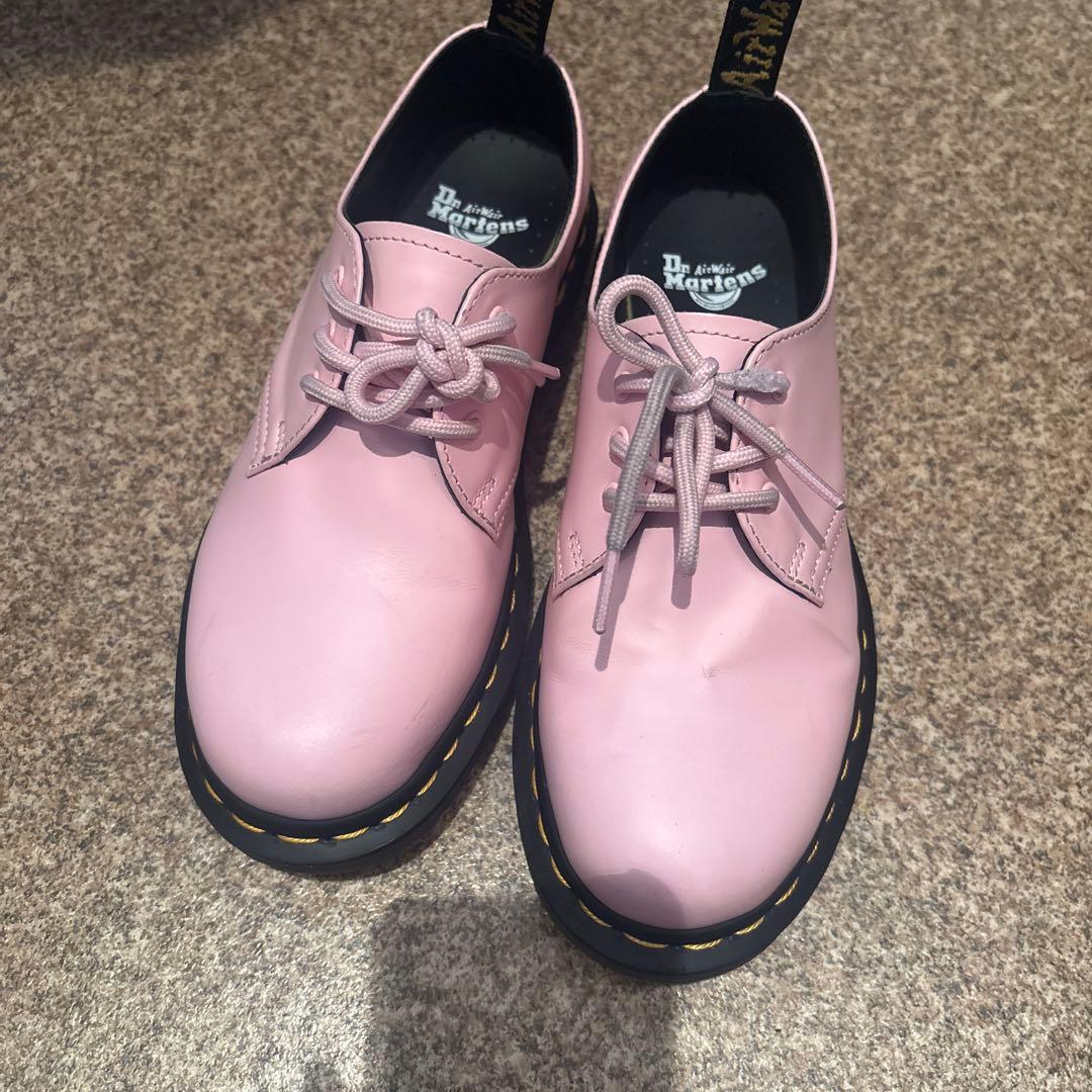 Dr. Martens ピンクレザーシューズ 3ホール - メルカリ