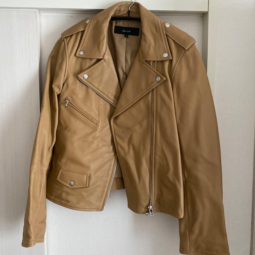 allureville ベージュ ダブルライダースジャケット サイズ2 - メルカリ
