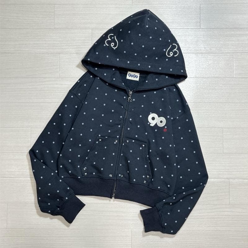 9090/ナインティナインティ/エンジェルドットジップフーディ/刺繍