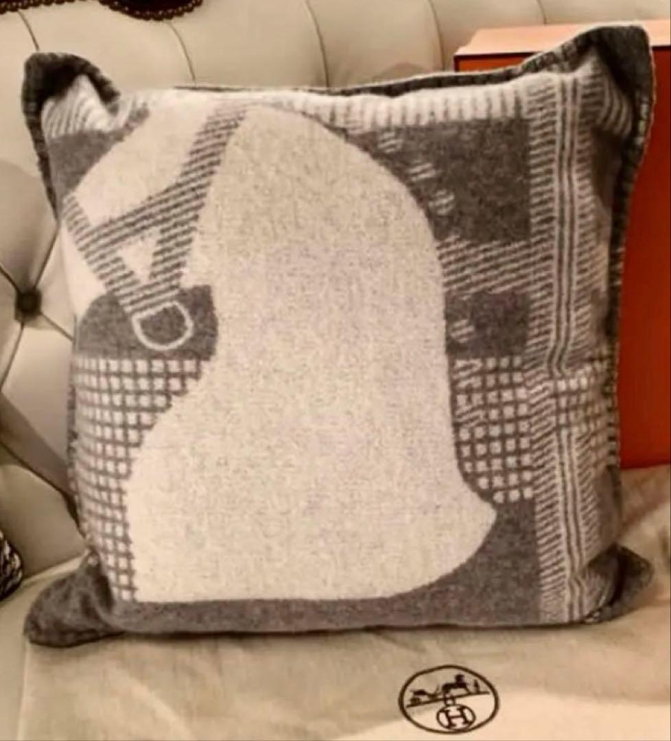 未使用 タグ付き エルメス レア ロカバール 毛布1枚とクッション2個セット