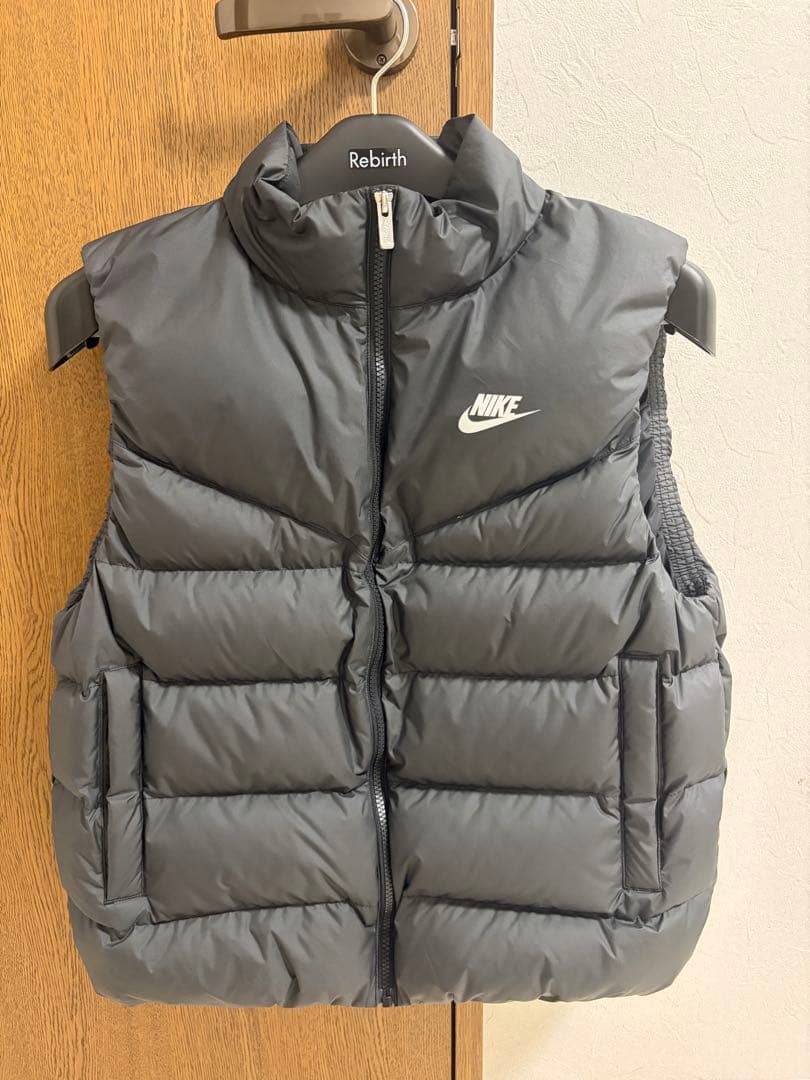 Nike ブラック ダウンベスト Lサイズ - メルカリ