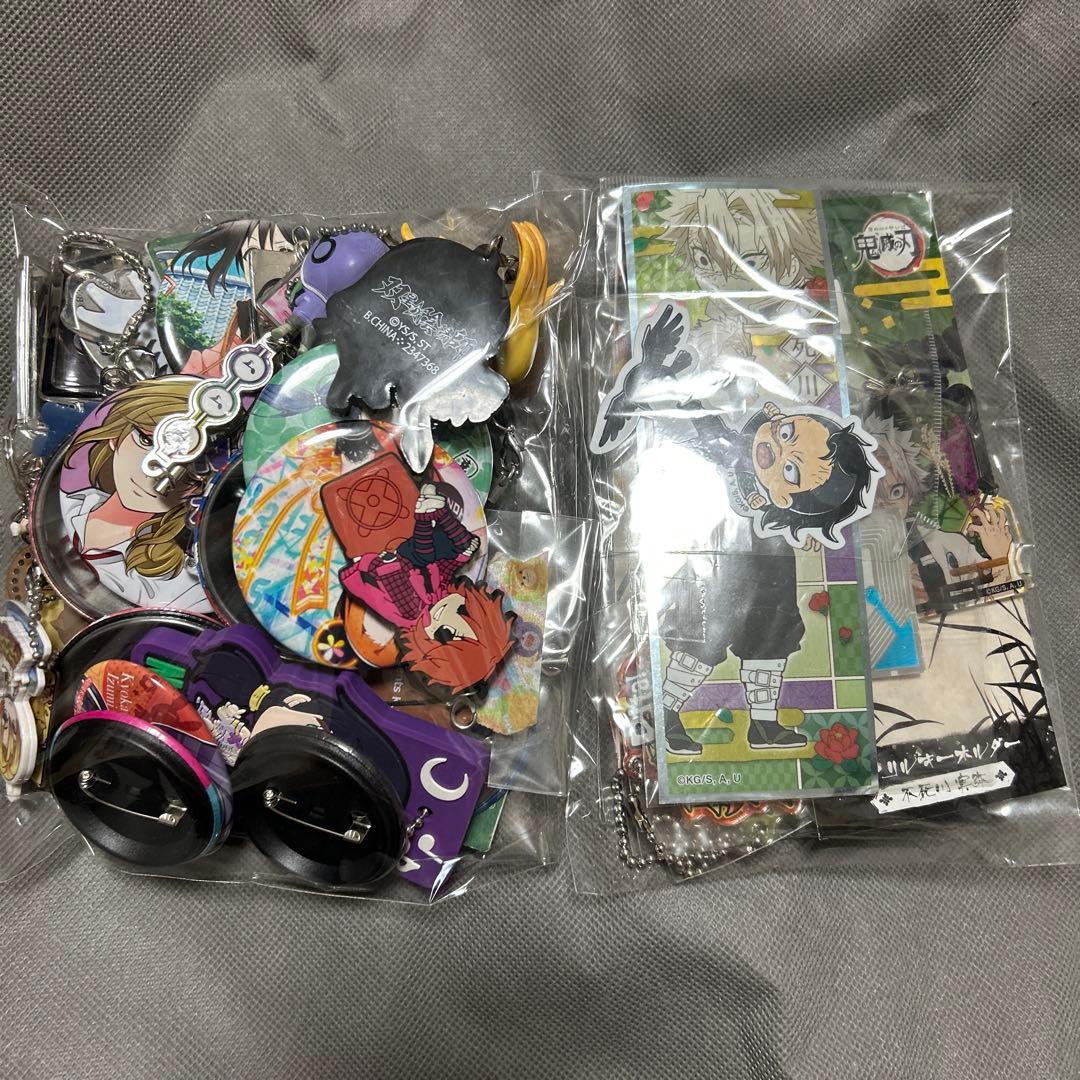 ノンジャンル 漫画 アニメ ラバスト 缶バッジ キーホルダー 大量