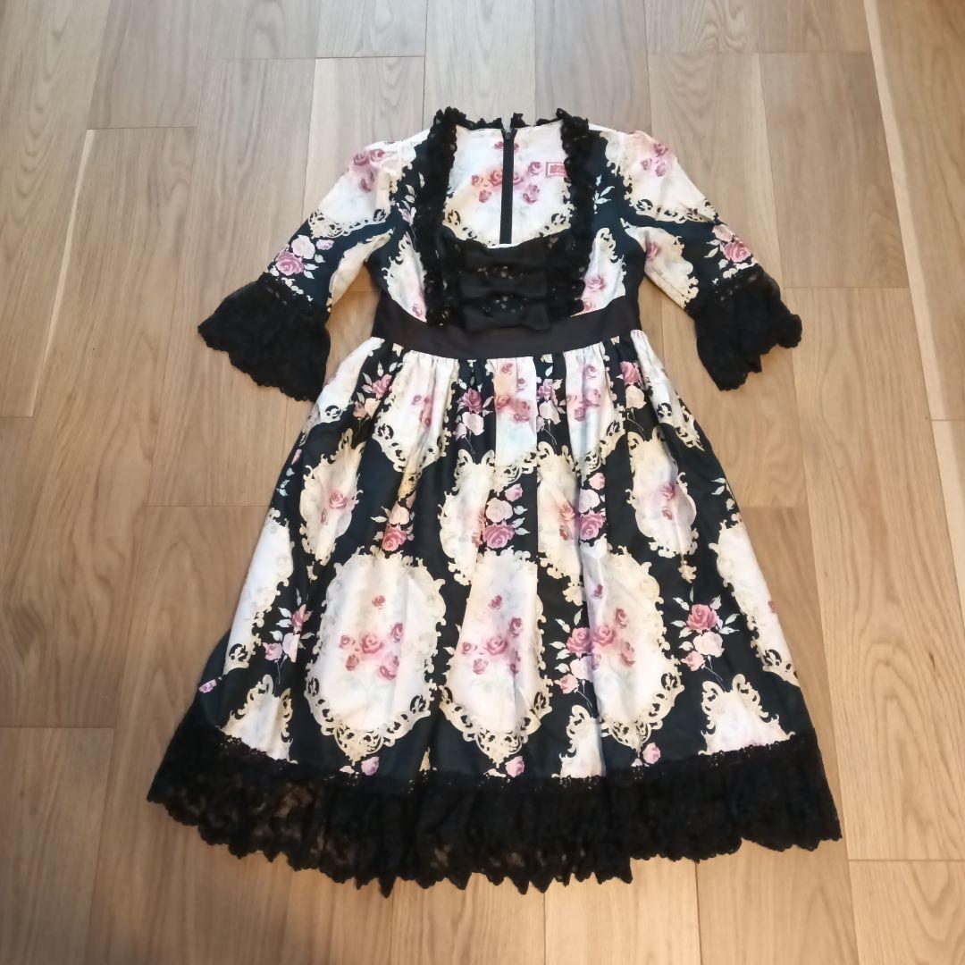 ジーザスディアマンテ　アントワーヌワンピ　オーナメント柄黒 フェリエワンピ【アント―ニア柄マリーブラック】 ： JESUS DIAMANTE