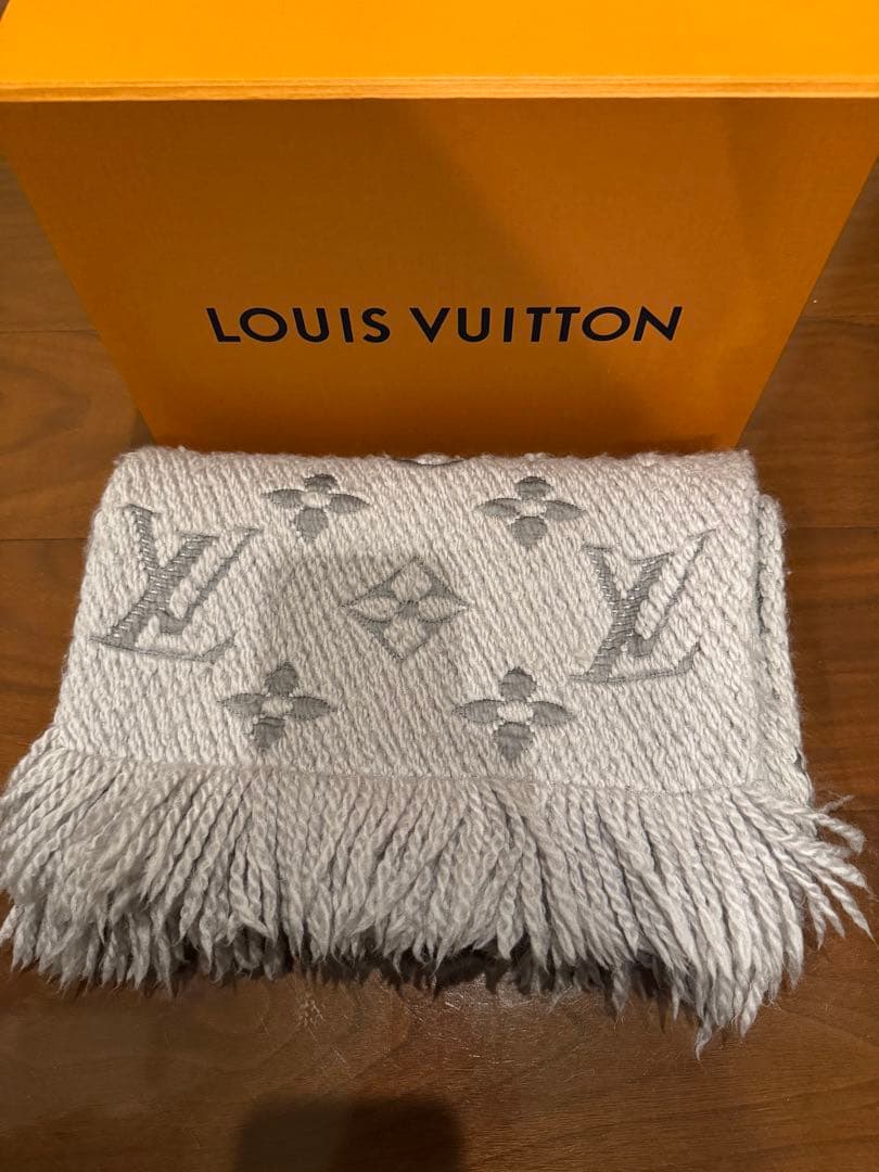 LOUIS VUITTON エシャロプロゴマニア　マフラー LOUIS VUITTON（ルイ・ヴィトン） 【極美品】LOUIS VUITTON マフラー
